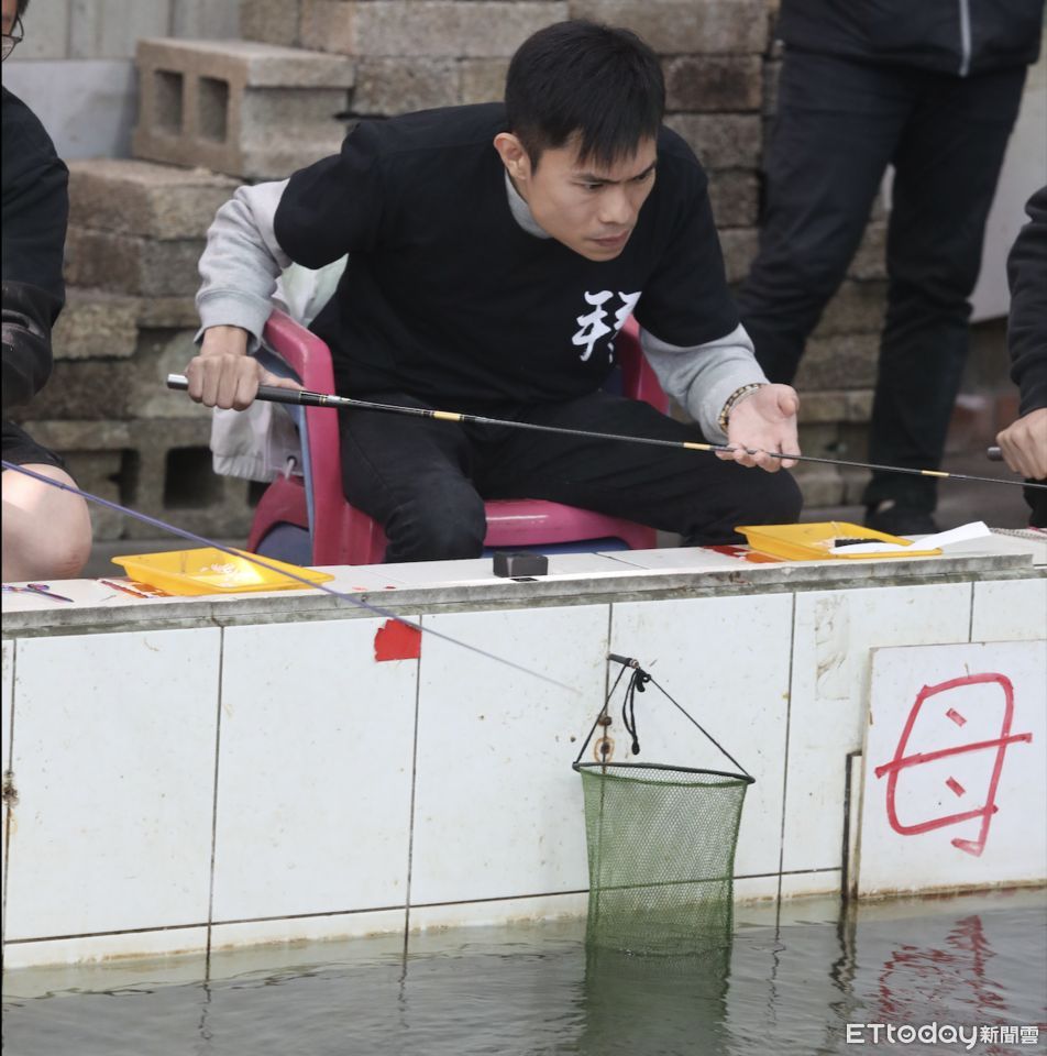 ▲▼香港人來台釣蝦（專題中心用）。（圖／記者林挺弘攝）