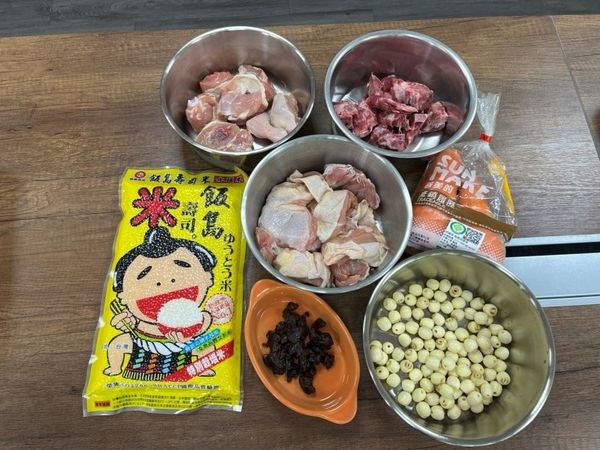 d7399159 ▲▼1215世界強化免疫日!新北動保辦「寵物鮮食課」助毛孩健康好過冬。(圖/新北市動保處提供)