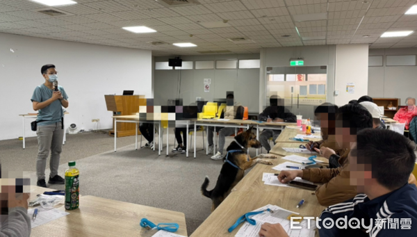 ▲南投縣衛生局毒品危害防治中心提供藥癮多元處遇，邀請療癒犬來陪伴個案。（圖／南投縣政府提供）