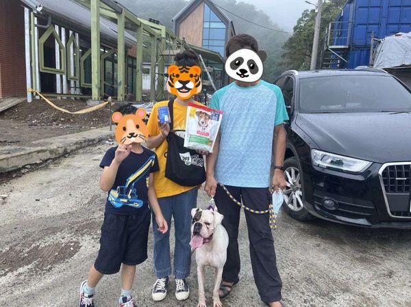 高雄民眾特別到瑞芳領養狗。（圖／新北市動保處提供）