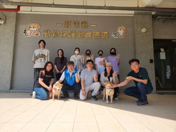 16隻柴犬被棄養。（圖／新竹縣政府提供）