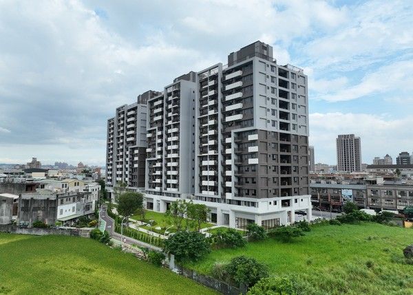 ▲桃園蘆竹二號社宅幼貓墜樓亡！