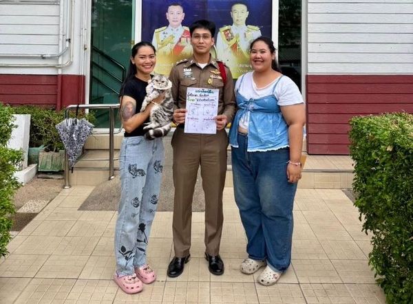 ▲泰國警局逮捕「喵喵囚犯」　被控襲警留爪印保釋毫無悔意。（圖／翻攝自Facebook／@Da Parinda Pakeesuk）