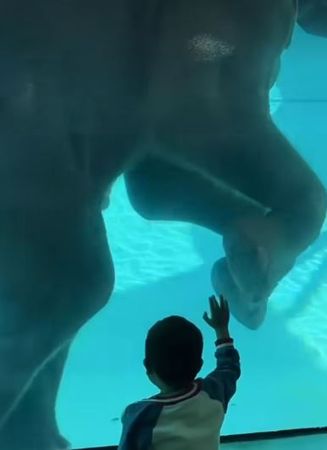 工作人員形容小奧拓是一個活潑開朗、溫柔親切的孩子。（翻攝自ขาหมู แอนด์เดอะแก๊ง）